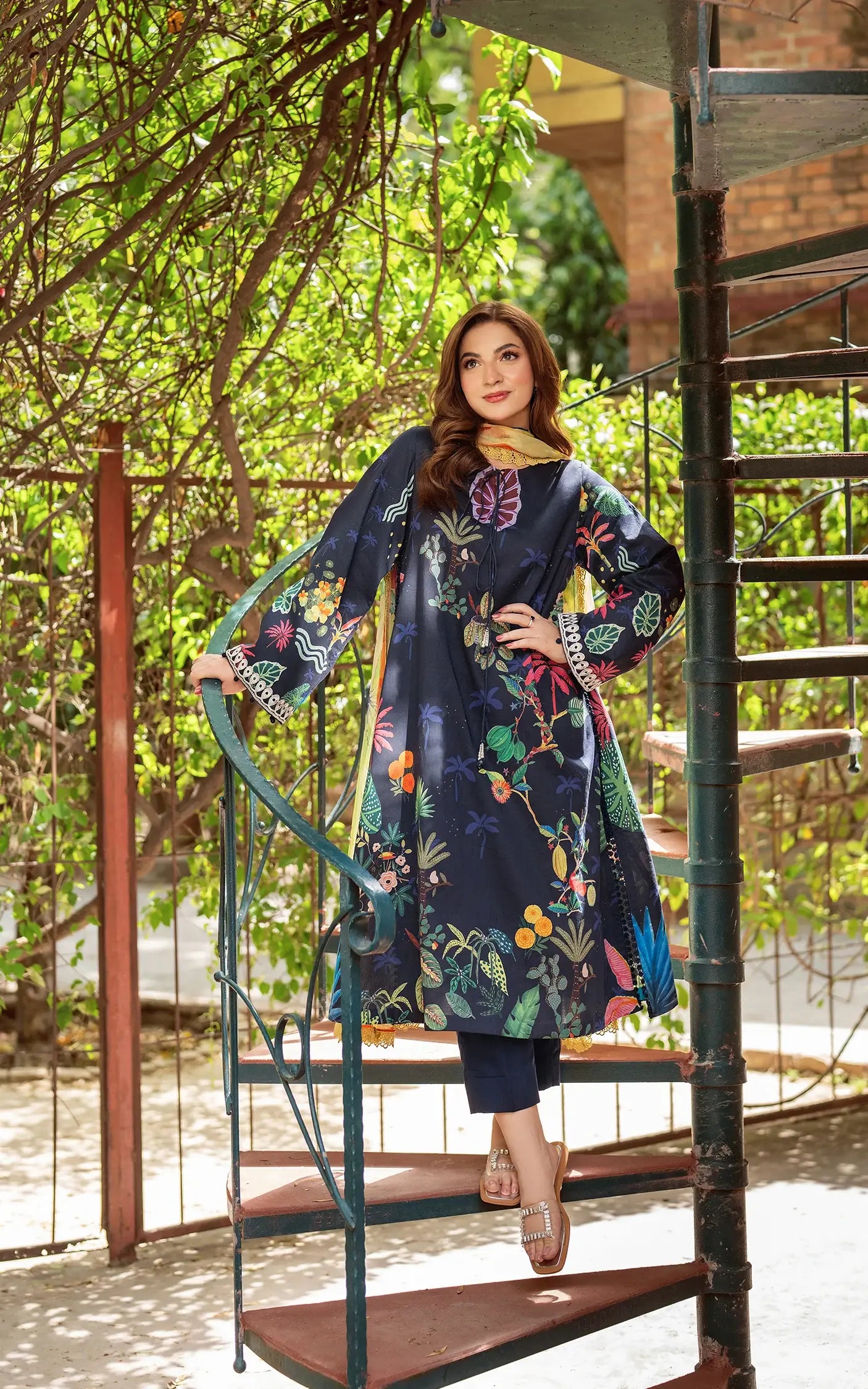 Twilight in Bloom-(YKL25-06)