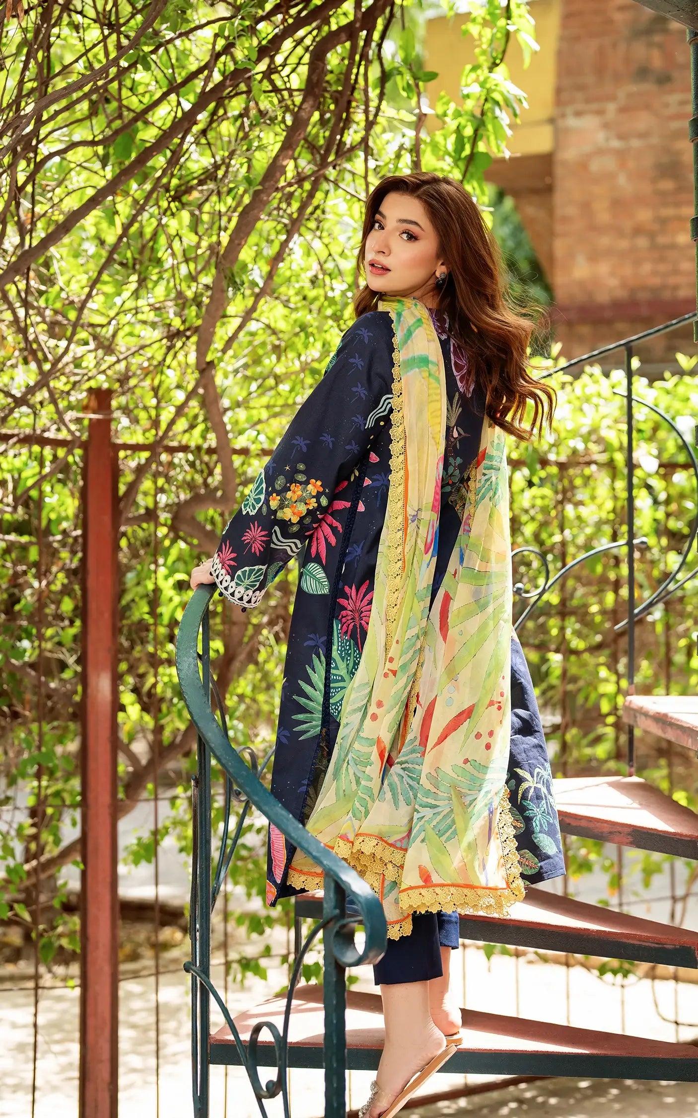 Twilight in Bloom-(YKL25-06)