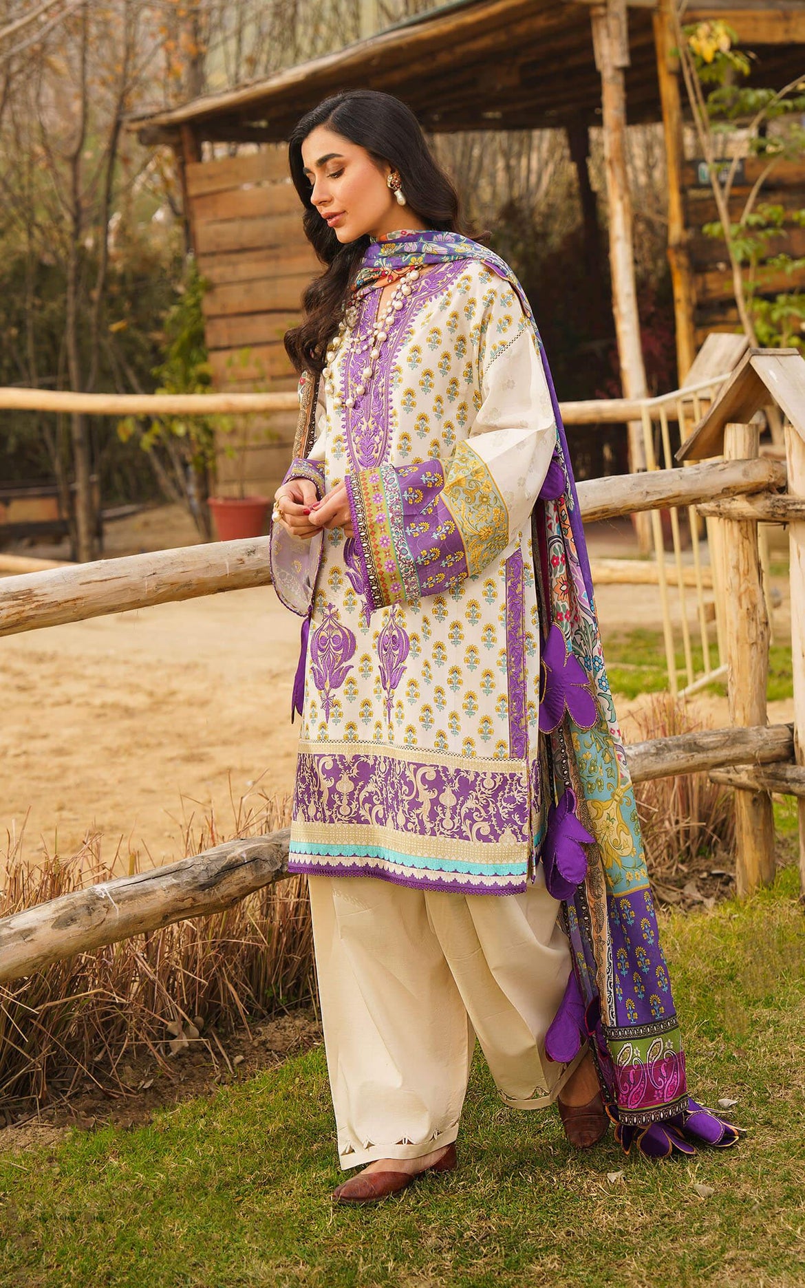 Asifa & Nabeel Embriodered Organza  Unstitched Saree AN21AI FM-01 UNS - Luxury Formals Collection