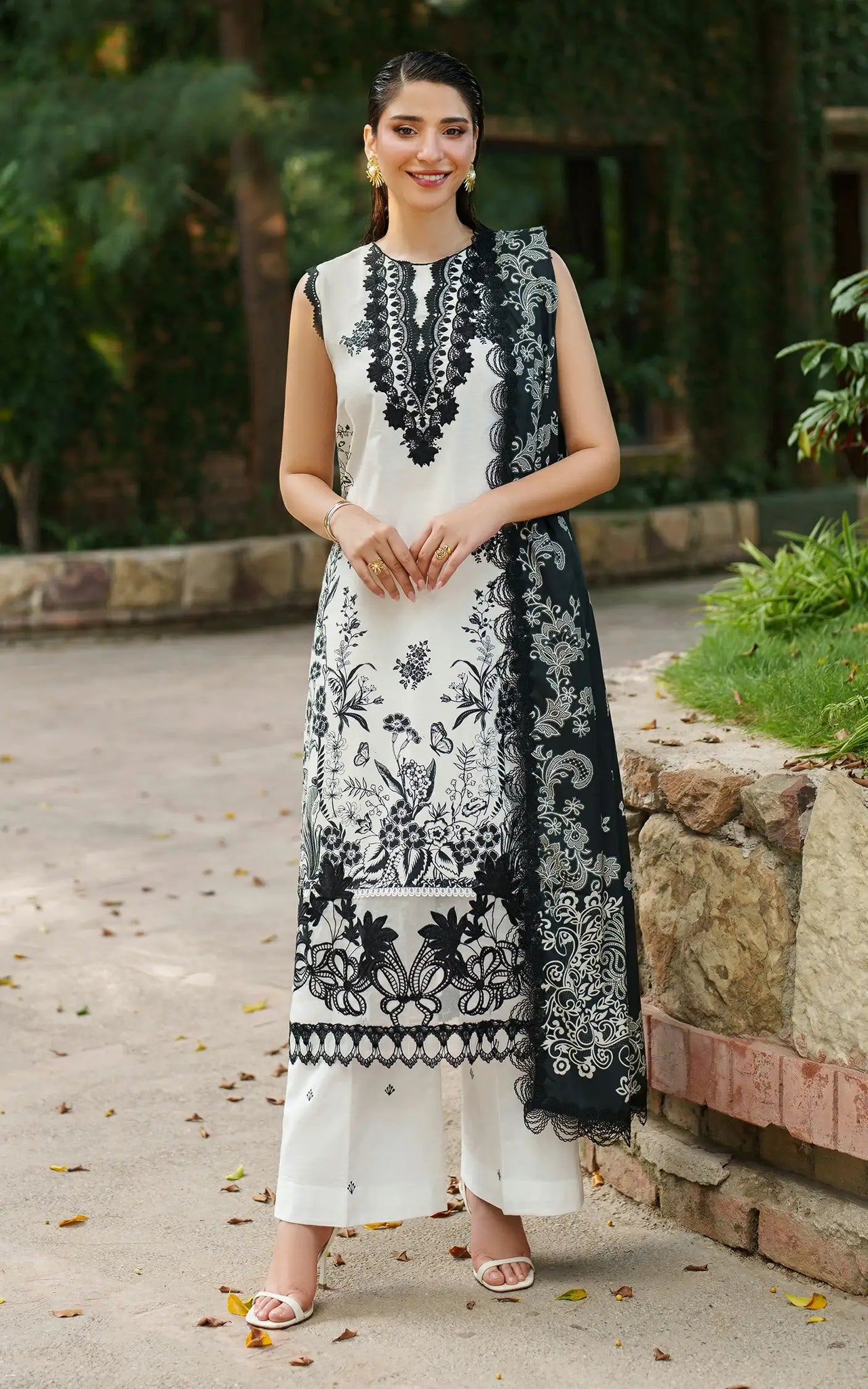 Ember Glow-MWL25-03 | 3pcs Embroidered Stitched Suit
