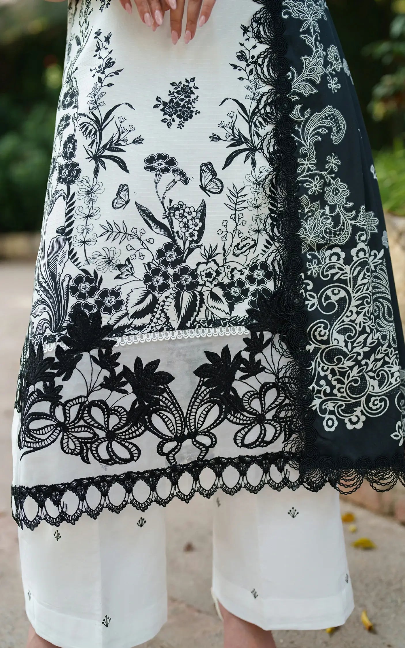 Ember Glow-MWL25-03 | 3pcs Embroidered Stitched Suit