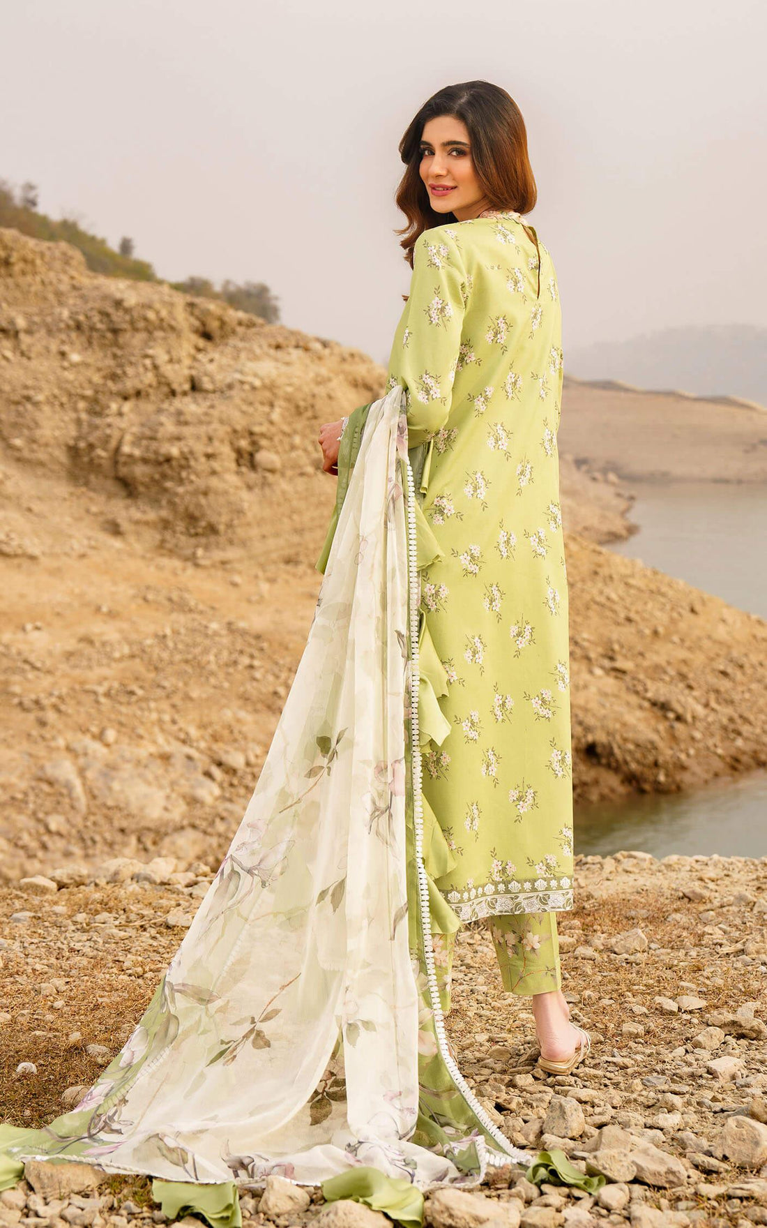 LARA-U141M010 | Unstitched Lawn
