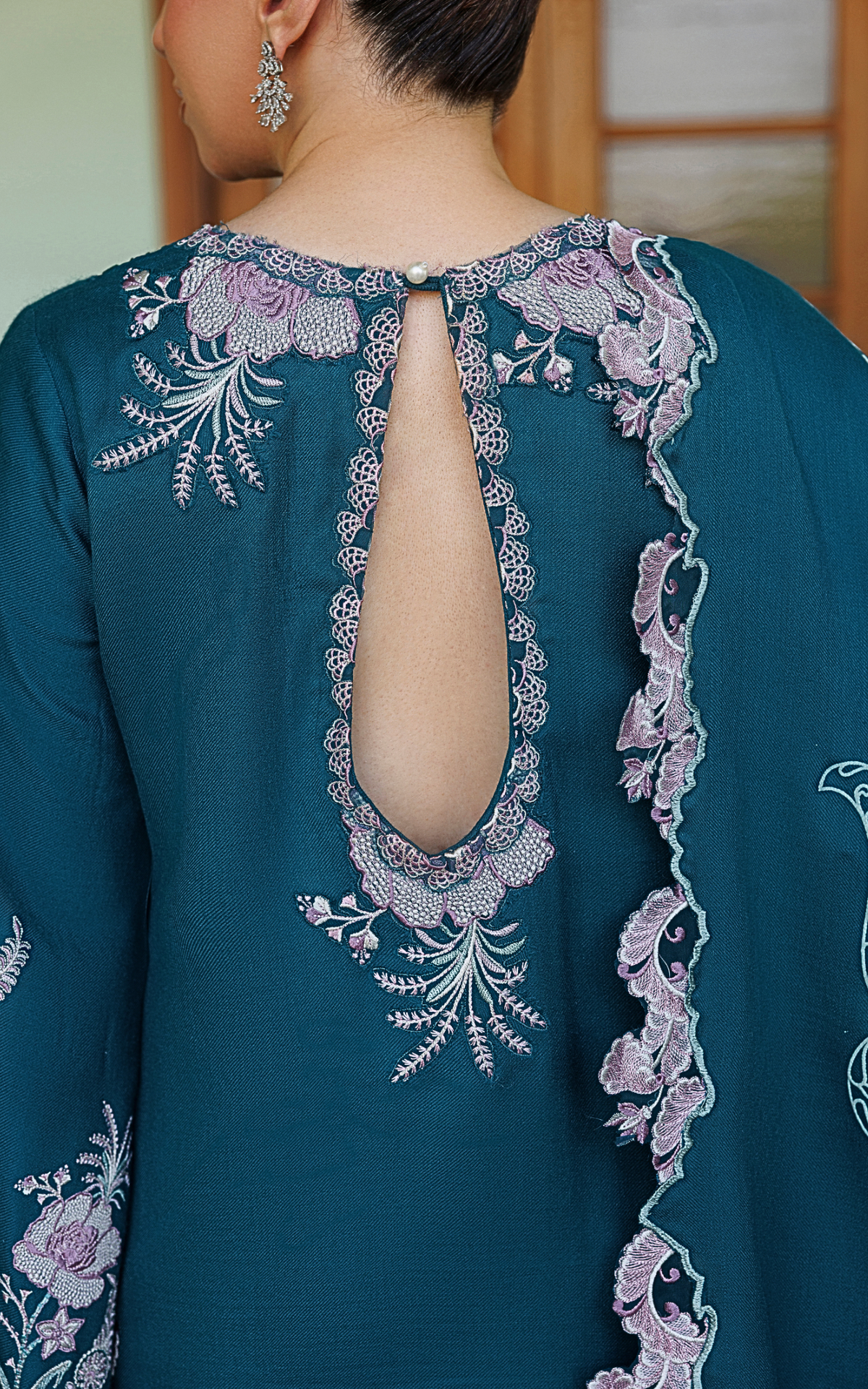 Secret Garden (WLXU-03) | 3pcs Embroidered Stitched Winter