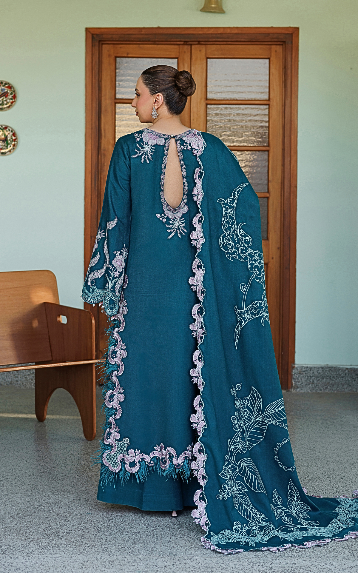 Secret Garden (WLXU-03) | 3pcs Embroidered Stitched Winter