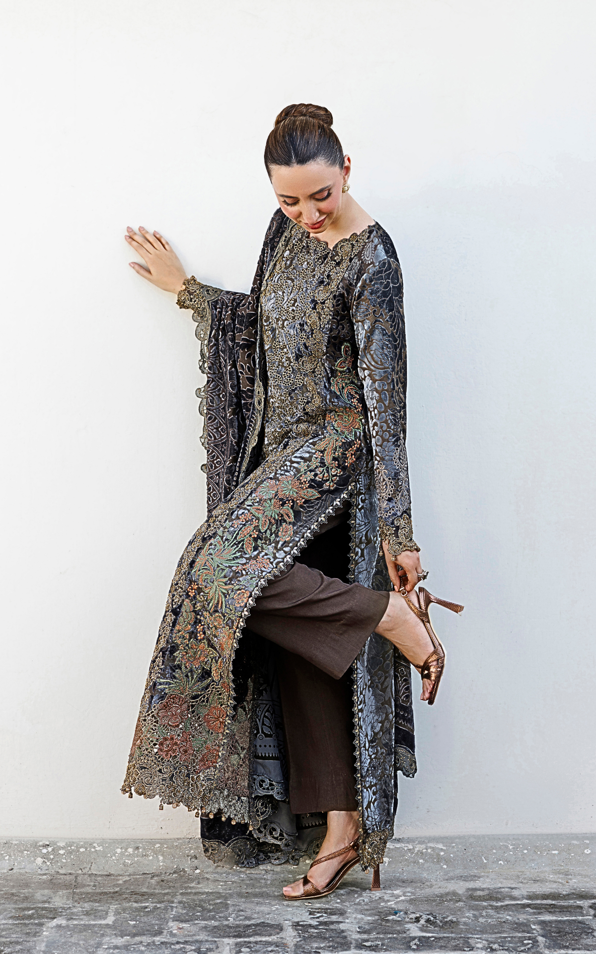 Magnolia (WLXU-05) | 3pcs Embroidered Unstitched Winter