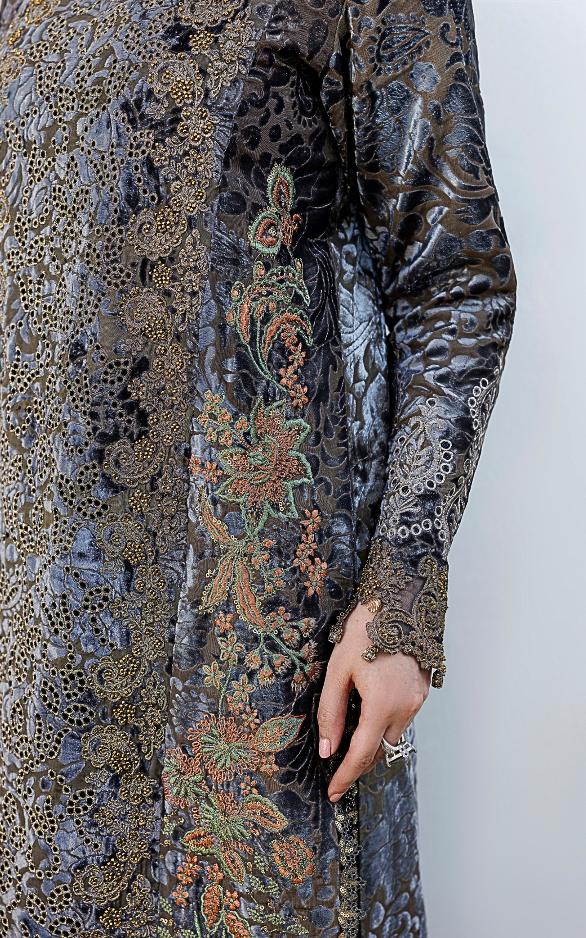 Magnolia (WLXU-05) | 3pcs Embroidered Unstitched Winter