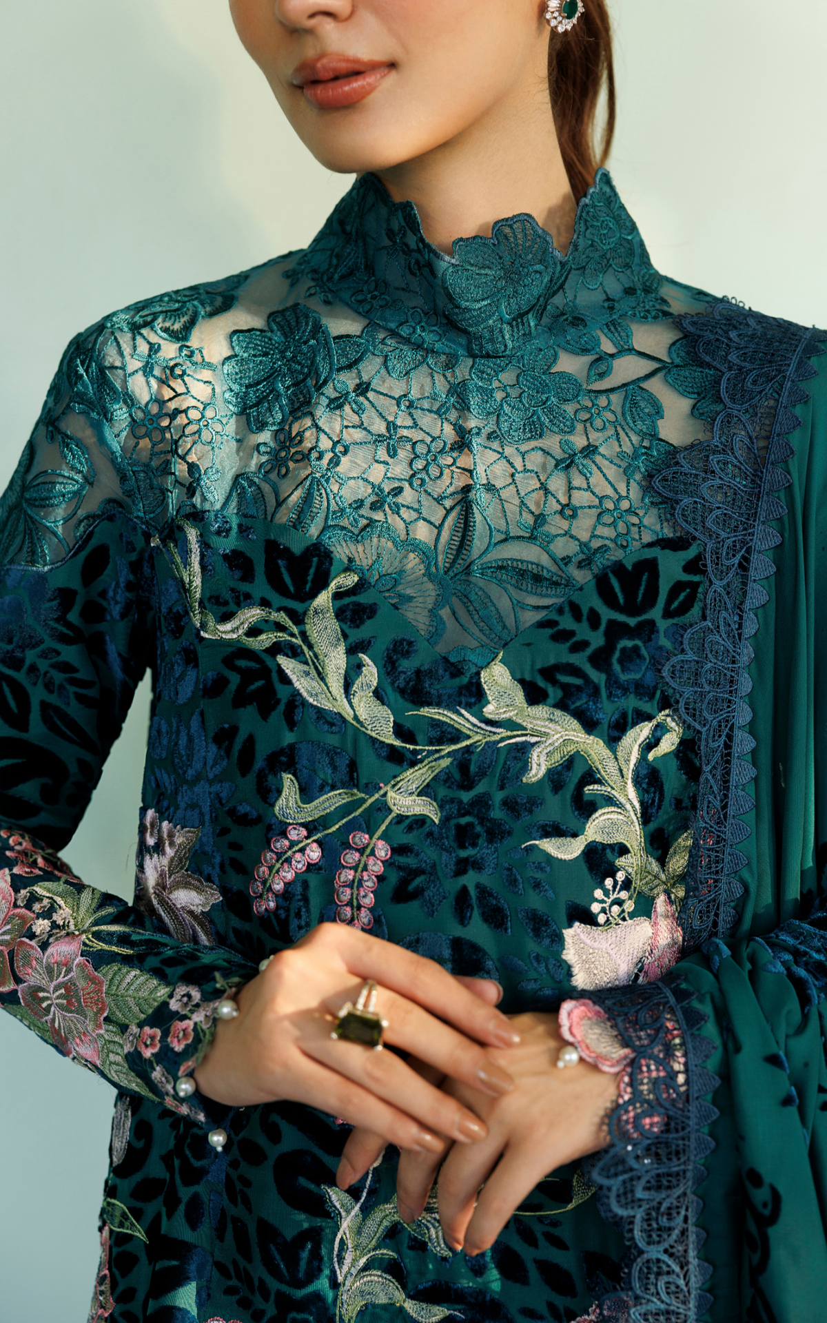 Belle (WLXU-08) | 3pcs Embroidered Stitched Winter