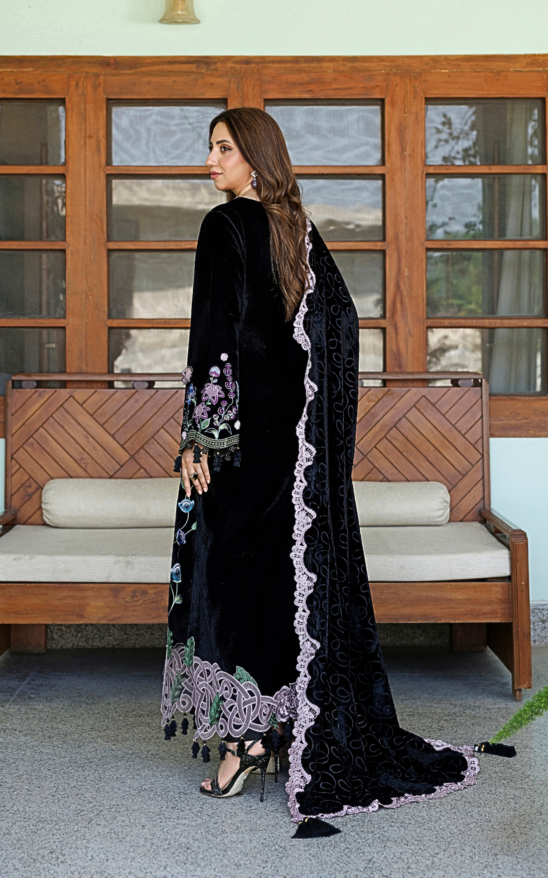 Ivy (WLXU-09) | 3pcs Embroidered Stitched Winter